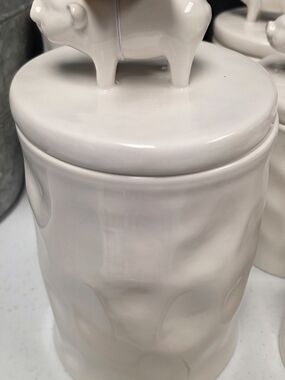 White Ceramic Kitchen Canister with Pig Handle Lid 8 Inch - White